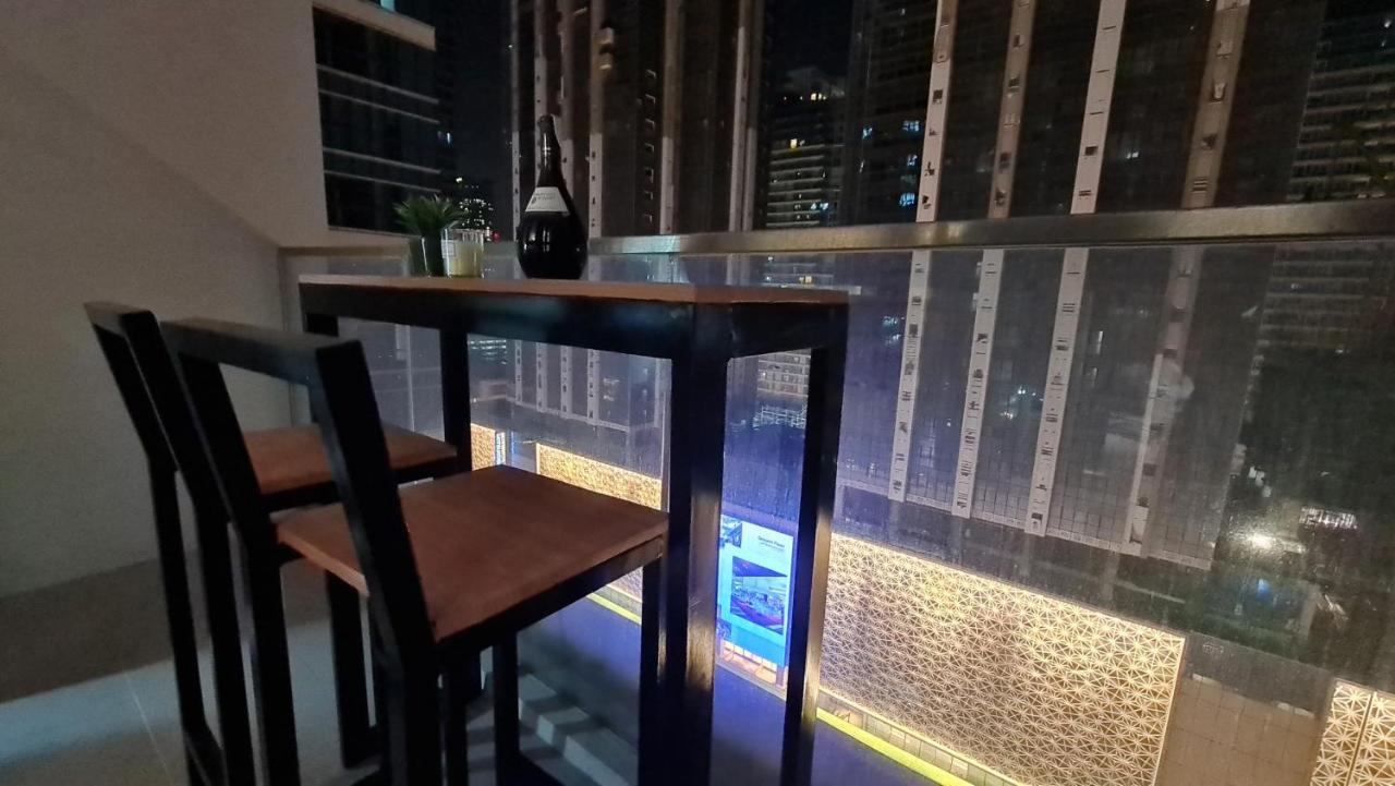 Luxe Bonifacio Global City Taguig Uptown Condo Hotel 1 Bedroom Suite Exterior foto